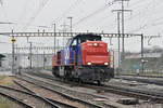 Am 843 064-7 durchfährt den Bahnhof Pratteln. Die Aufnahme stammt vom 04.12.2017.