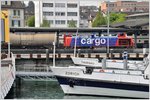 Gütertrajekt über den Bodensee gibts schon lange nicht mehr. Die Am 843 068-8 begenet hier den BSB Schiffen Zürich und Thurgau. (02.05.2016)