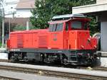 Die Rangierlok von Rotkreuz ist heute die Bm 4/4 18407, mit glanz neue Anstrich - Bf. Rotkreuz - 06/2001