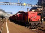 Bm 4/4 18437 mit LRZ in Erstfeld am 8.10.2007