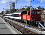 SBB - Tm 2/2  232 303-8 mit Personenwagen abgestellt im Bhf. Bern am 22.10.2023