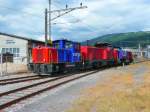 SBB - Loktreff Tm 2/2  232 143-8 und Bm 4/4 18445 und Am 843 079-5 im SBB Gterbahnhof Biel am 08.07.2012 .. Standpunkt des Fotografen auf einer Strasse ..