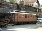 Berner Oberland 2007 - Wesentlich bessere Zeiten hatte Ae 6/8 Nr. 257 der BLS auch schon. Ihres Stromabnehmers und des BLS-Logos beraubt steht sie am 03.08.2007 im Bw Spiez.