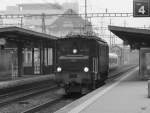 ex SBB - Ae 4/7 11026 bei der durchfahrt (11.50 Uhr) im Bahnhof Prattelen am 02.05.2013