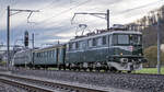 Ae 6/6 11407  Aargau  ist in Wöschnau unterwegs nach Morges, aufgenommen am 02.04.2023.