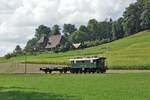 Verein Historische Eisenbahn Emmental (VHE).
Die ehemalige EBT Be 4/4 102 mit dem S4t 9038 als Sonderleistung bei Dürrenroth am 11. September.
Der Flachwagen stand am Samstag-Morgen für den Transport einer Glocke der reformierten Kirche Affoltern im Emmental zwischen Ei und Affoltern-Weier, Bahnhof im Einsatz.
Bilder zu diesem einmaligen und speziellen Ereignis werden zu einem späteren Zeitpunkt eingestellt.   
Foto: Walter Ruetsch