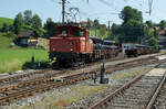 SBB/RUWA AG: Die ehemalige SBB Ee 3/3 16403 mit Baujahr 1944 befindet sich im Privatbesitz der Firma RUWA, Drahtschweisswerk AG Sumiswald. Die von SLM/BBC/MFO/SAAS erbaute 73 jährige Rarität mit Stangenantrieb gelangt auch im Jahre 2017 noch oft auf einem kurzen Abschnitt der am 29. Mai 1994 auf Busbetrieb umgestellten VHB Strecke Sumiswald-Grünen - Wasen zum Einsatz für die Zu- und Abfuhr der RUWA AG. Auf dieser Strecke verkehren nur noch selten Museumszüge von VHE und DBB.
Die Ee 3/3 16403 auf Rangierfahrt in Sumiswald-Grünen am 19. Juni 2017. 
Foto: Walter Ruetsch  