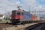 Doppeltraktion, mit den Loks 620 083-6 und 420 343-6 durchfährt den Bahnhof Pratteln. Die Aufnahme stammt vom 11.03.2020.