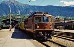 BLS RE 425 171 im Sommer 1993 kurz vor der Ausfahrt aus dem Bahnhof Brig.