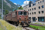 Am 03.07.2023 fährt ein Sonderzug, mit den Re 4/4 425 192 und 425 185 und dem BDt 50 85 80-35 958-8 beim Bahnhof Interlaken West ein und wartet anschliessend beim Bahnhof.