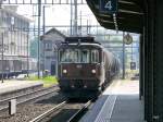 BLS - Re 4/4  173 mit Güterzug bei der durchfahrt im Bahnhof Prattelen am 05.05.2014