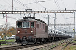 Re 425 175 durchfährt den Bahnhof Pratteln. Die Aufnahme stammt vom 26.10.2016.