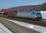 BLS: BLS Cargo Lokzug mit Railpool Bombardier 187 003-9 und der Re 4/4 185 bei Bettenhausen am 28. Januar 2017.
Foto: Walter Ruetsch