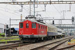 Re 4/4 I 10009 durchfährt den Bahnhof Pratteln. Die Aufnahme stammt vom 14.05.2018.