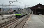 Die Re 420 502-7 verlsst am 05.11.2012 mit einem RE nach Luzern den Bahnhof Langnau.