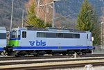 Re 420 504-3 ist beim Bahnhof Interlaken Ost abgestellt.