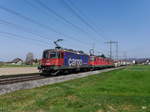 SBB - 420 346-9 + 2 Weitere Re 4/4 mit Güterzug unterwegs bei Lyssach am 25.03.2017