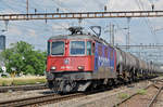 Re 420 160-4 durchfährt den Bahnhof Pratteln. Die Aufnahme stammt vom 20.06.2017.