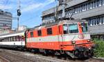 Re 4/4 II 11108 Swiss Express am 29.07.2017 in Brugg Richtung Zürich HB.