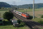 SBB: Stilreiner Personenzug mit passender Lokomotive bei Bettenhausen am 24.