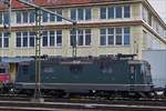 . SBB  420 330 – 3  Re 4/4 11330)  in Grünem Farbkleid stand am 03.09.2017 in Singen. (Hans)