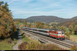 Re 4/4 II 11109 mit IR Basel - Zürich am 25. Oktober 2018 bei Zeihen.