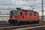 RE 420 233-9 durchfährt den badischen Bahnhof. Die Aufnahme stammt vom 03.12.2018.