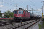 Re 420 316-2 durchfährt den Bahnhof Pratteln.