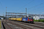 Re 420 253-7 durchfährt den Bahnhof Rupperswil. Die Aufnahme stammt vom 25.07.2022.