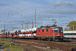 Re 420 235-4 durchfährt am 07.11.2022 den badischen Bahnhof.