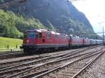 Ein Reisezug der vom Gotthard kam mit einer Dreifachtraktion angefhrt von Re 4/4 11148 am 08.09.2007 in Erstfeld.