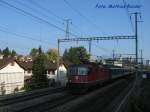 Re 4/4 11202 bei der Ausfahrt in Luzern mit dem Gotthardzug, nach Basel am 18.10.08