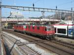 SBB- Cargo: Re 4/4  11267 und Re 4/4 3 11358 fahren als Lokzug aus Luzern aus. (9.4.09)