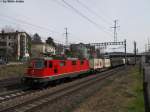 Etwas vorzeitig ist die Re 4/4'' 11349 mit dem Gterzug 99632 am 3.4.2010 beim Stadtrain unterwegs.