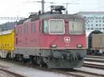 SBB - Re 4/4 11318 im Gterbahnhof Biel am 03.04.2010