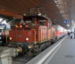 Alt, weniger alt, am wenigsten alt: Die Ee 3/3 16430, die Re 4/4  11217 und die Re 460 090-4  Goffersberg  stehen am 09.04.2010 im Zrcher HB.