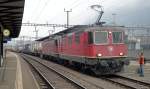 Lokspezialfall: Die Re 10/10 (11332/11603  Wdenswil ) hat am 15.04.10 in Erstfeld mit einem Gterzug angehalten, um den Lokfhrer auszutauschen. Die Re 6/6 11603 ist die einzige Re 620, welche (abgesehen von den beiden Gelenkprototypen) keinen Rckspiegel erhalten hat.