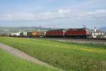 Re 4/4 II 11189 und Re 6/6 11606 verlassen am 27.4.10 Frick Richtung Brugg.