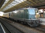 Die letzte grne Re 4/4 II (11161), der Division Personenverkehr, steht mit dem RE 2626 in Lausanne zur Fahrt nach Genf bereit, 08.01.2011.