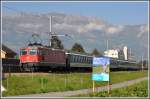 Re 11139 mit RE3819 bei Buchs mit den Kreuzbergen im Hintergrund. Es ist Wahlzeit weshalb berall Wahlplakate in der Landschaft stehen. (23.09.2011)