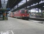 IR 1785 mit Re 4/4 II 11136 und Swiss Express 11109, 06.11.2011.