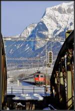 IR 1765 mit einer Re 4/4 II ereicht in Krze Landquart. (14.12.2012)