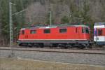 Für die Freunde der Re 4/4<sup>II</sup>. Lok 11181 mit dem IC Zürich-Stuttgart im kurvenreichen Abschnitt noch in der Schweiz, aber auf deutscher Strecke kurz vor Thayngen. März 2013.