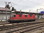 Die Cargo Re 4/4 II 11171 steht übers Wochenende abgestellt in Solothurn, 26.01.2014.