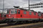 Re 4/4 II 11273 beim Güterbahnhof in Muttenz. Die Aufnahme stammt vom 23.03.2014.