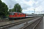 Seit der Eröffnung der Durchmesserlinie in Zürich verkehren die HVZ IR Luzern-Zürich-Luzern als erste Züge des Fernverkehrs in den Bahnhof Zürich Löwenstrasse. Da im neuen Bahnhof nicht rangiert und gekuppelt werden darf, müssen diese Zusatzzüge mit je einer Re 4/4 II vorne und hinten geführt werden. Tagsüber werden die beiden Züge in Zürich Wollishofen abgestellt. IR 3514/3537: Re 4/4 II 11118, Bpm61 Refit, 2 Apm61 Refit, A EWIV, B EWIV, 3 B(pm51) und Re 4/4 II 11140, 15.07.2014.