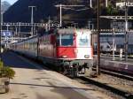 SBB - Re 4/4 11192 mit IR bei der einfahrt im Bahnhof Bellinzona am 25.12.2015