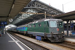 SBB: Re 4/4 11159 im Bahnhof Lausanne am 30.9.2006 auf die Abfahrt wartend.
Foto: Walter Ruetsch