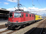 SBB - Messzug Bestehend aus der Re 4/4 11155 und dem Messwagen X 60 85 99-90 108-9 und am Schluss der Steuerwagen BDt  50 85 82-33 961-2 abgestellt im Bahnhofsareal in Biel am 13.07.2016