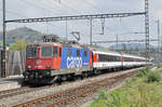 Re 421 394-8 durchfährt den Bahnhof Gelterkinden. Die Aufnahme stammt vom 06.04.2017.